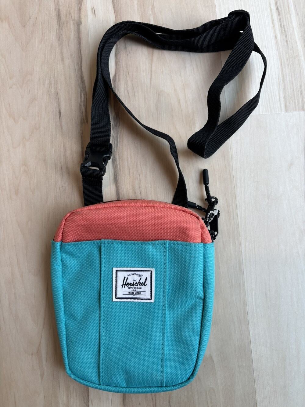 NEW HERSCHEL Supply Co. Cruz Polyester Crossbody Bag StrongBlue7" x 5.5" x 1.75"